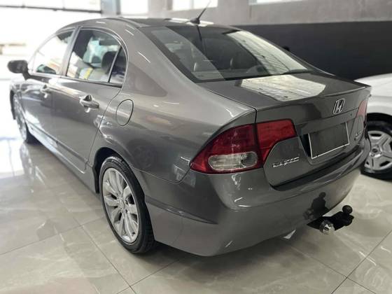 HONDA CIVIC 1.8 LXS 16V FLEX 4P AUTOMÁTICO HONDA CIVIC 1.8 LXS 16V FLEX 4P AUTOMÁTICO